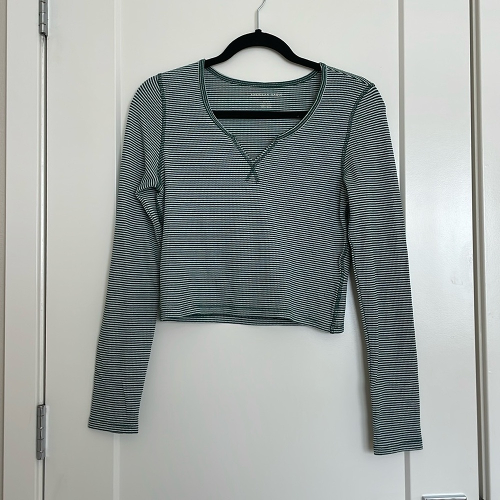 🍄 American Eagle: Green and White Striped Long Sleeve